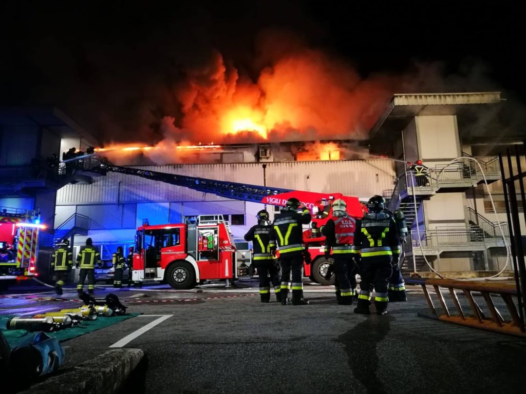 Supporto al corpo Permanente per incendio capannone Ex LIDL.